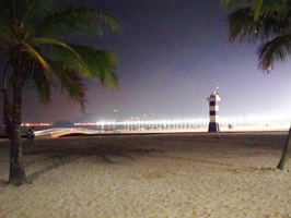 Santos beach by night, 2009 &ndash; photo by Justyna J&oacute;zefiak